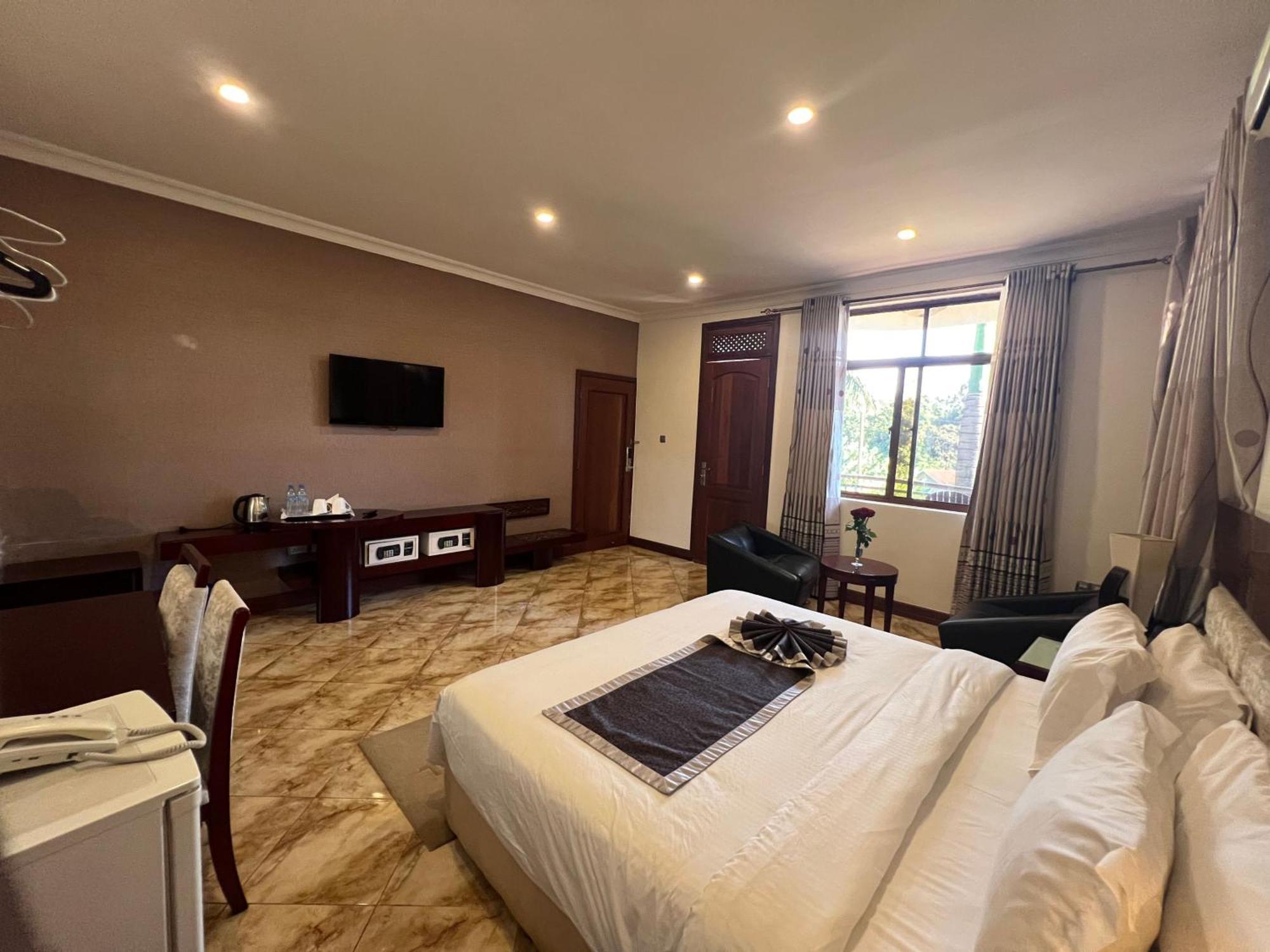 Nejobugg Palace Hotel Nkoanrua Ngoại thất bức ảnh