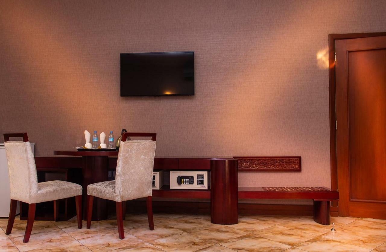 Nejobugg Palace Hotel Nkoanrua Ngoại thất bức ảnh